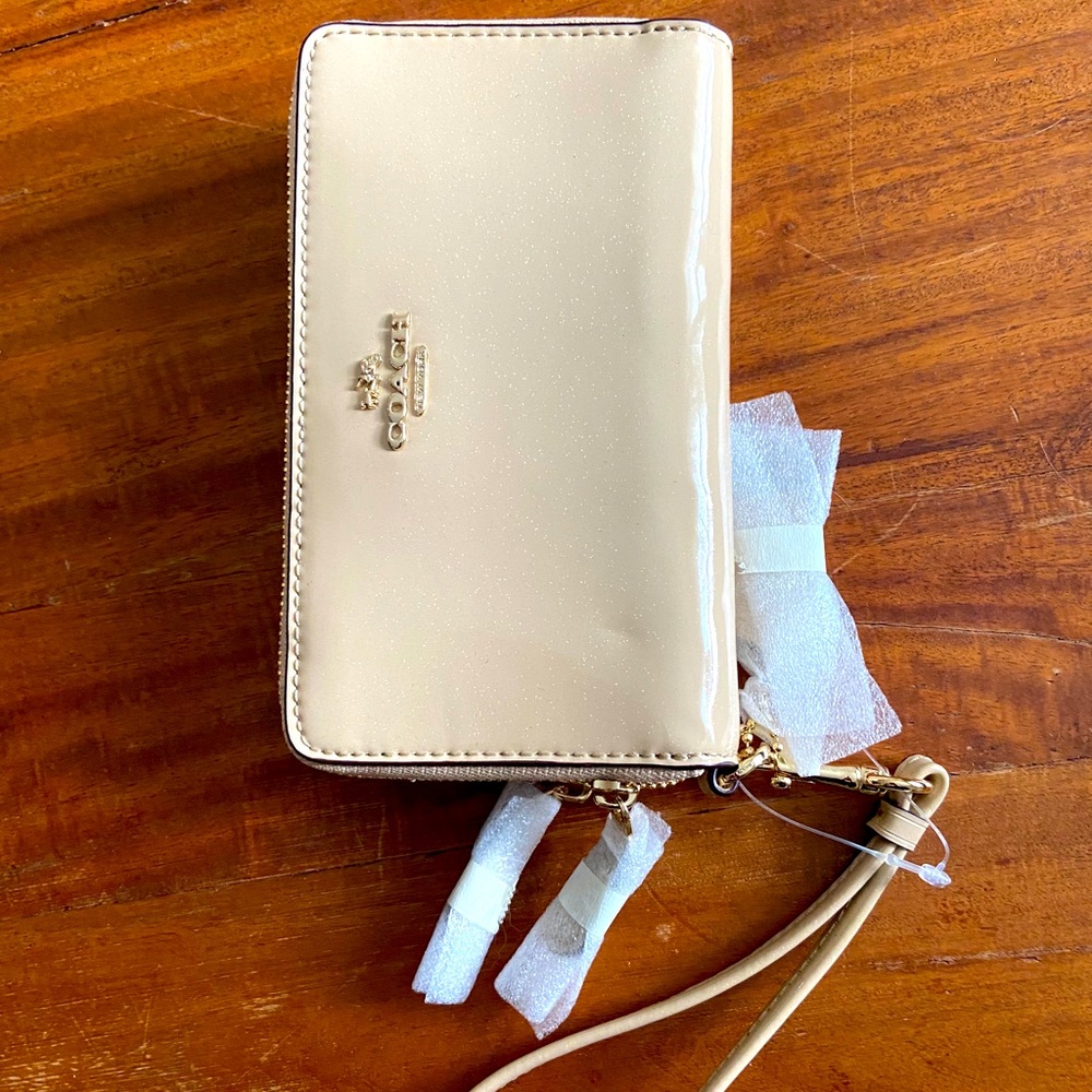 Coach Wristlet. Brand new!!!